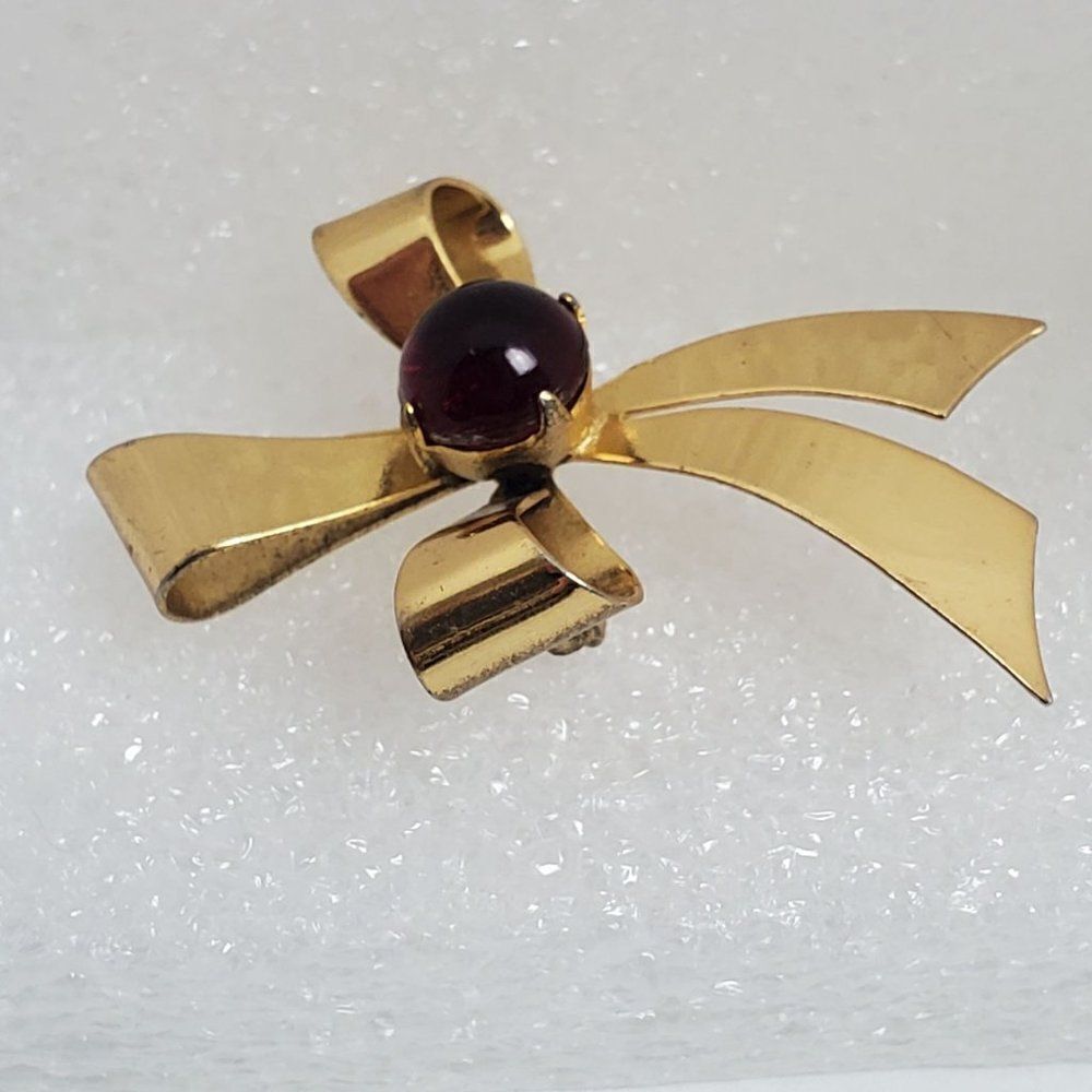 Vintage Coro Sterling Silver Gold Vermeil Red Glass Cabochon Ribbon‎ Brooch Pin - Picture 4 of 11